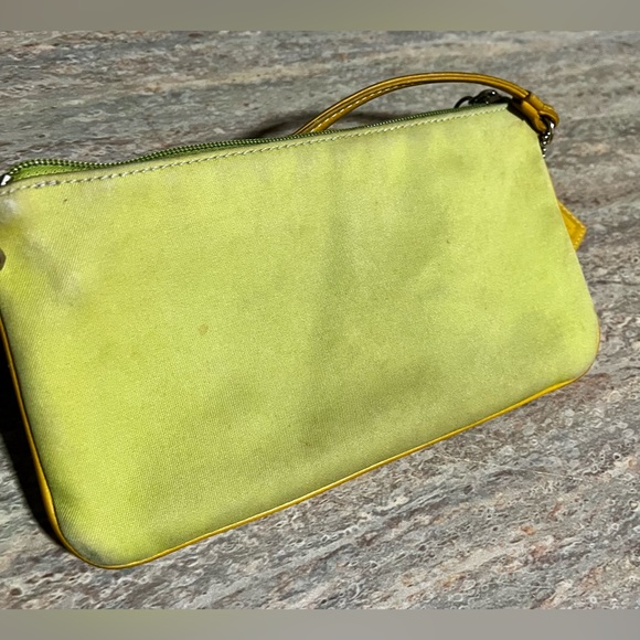 Coach vintage green and mustard color wristlet with 2 front pockets - Picture 6 of 15